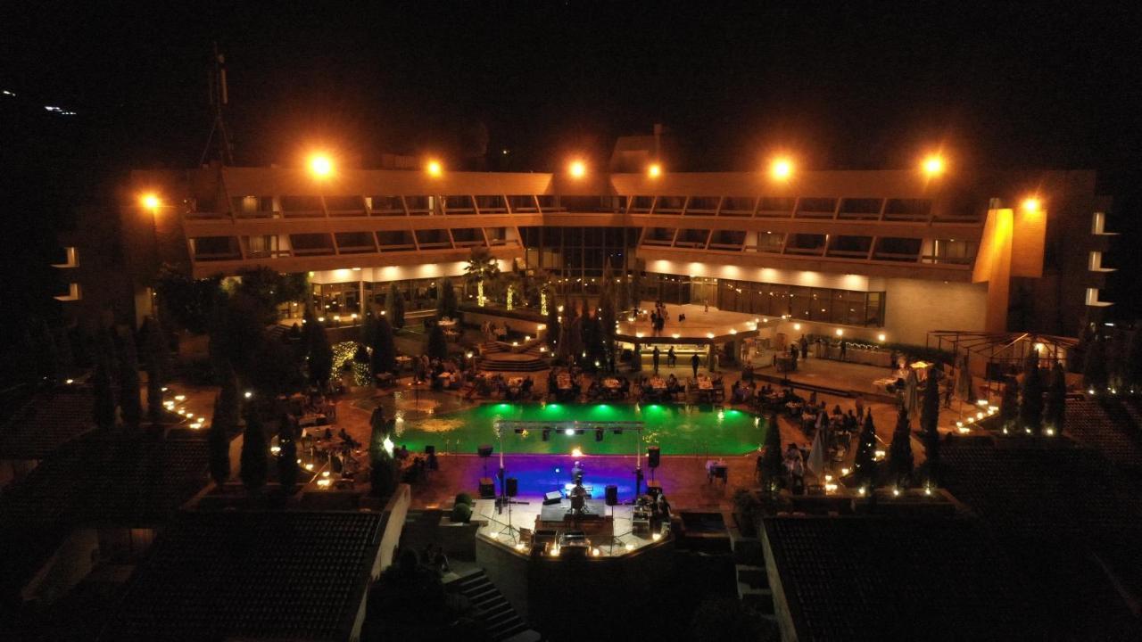Ashur Hotel Dukhan Exterior photo