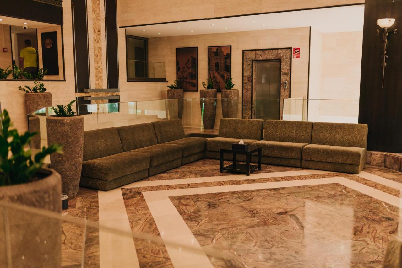 Ashur Hotel Dukhan Exterior photo